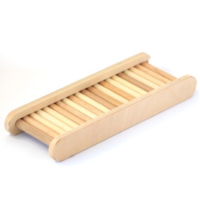 Das Foto zeigt eine Leiter für Hamster aus Holz und Dübeln