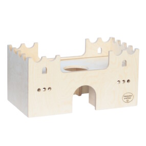 Das Foto zeigt ein Wohnlabyrinth aus Holz für Hamster im Design einer Burg