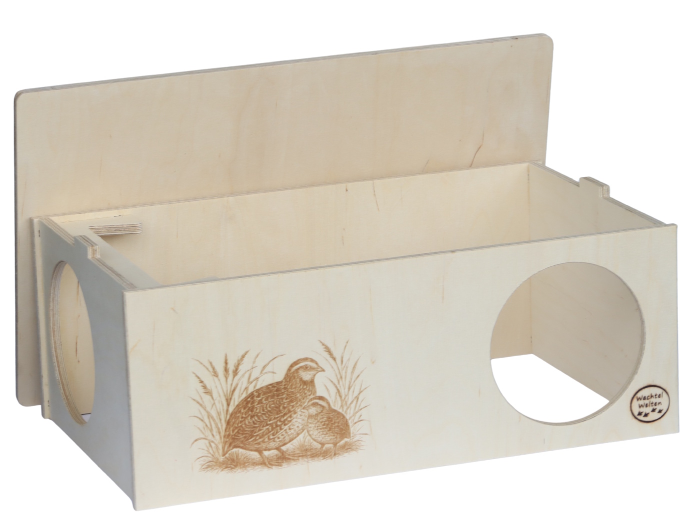 Das Foto zeigt ein Wachtelhaus mit offenem Deckel