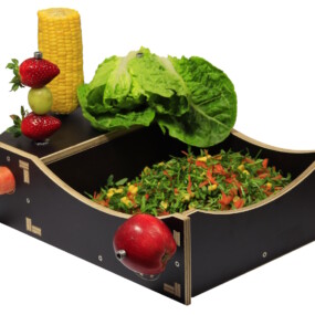 Das Foto zeigt eine bestückte Futterschale für Hühner